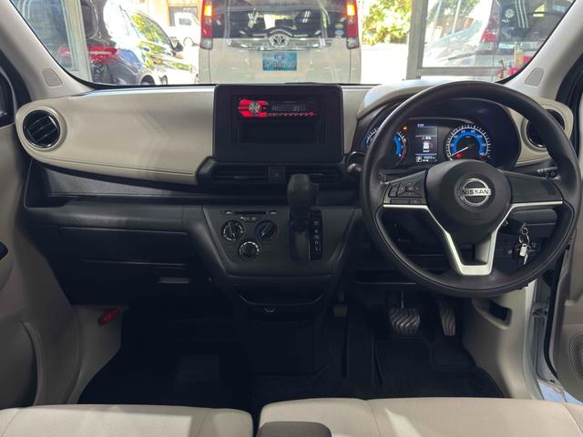 毎回座るフロントシート。運転席は必ず使用する部分ですので、座り心地が重要です！