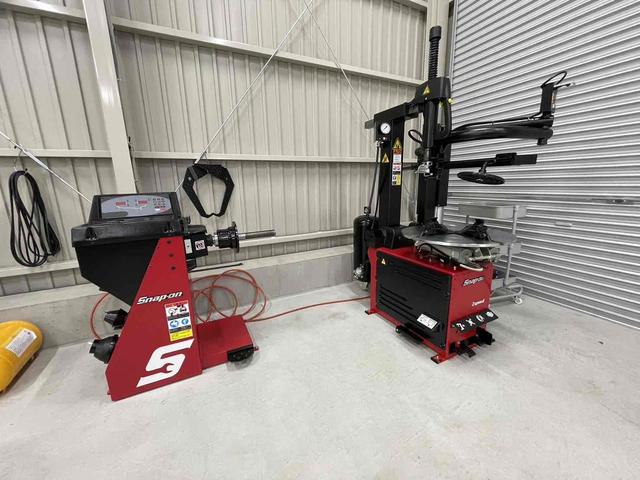 ２４インチまでのタイヤ組み換えができます